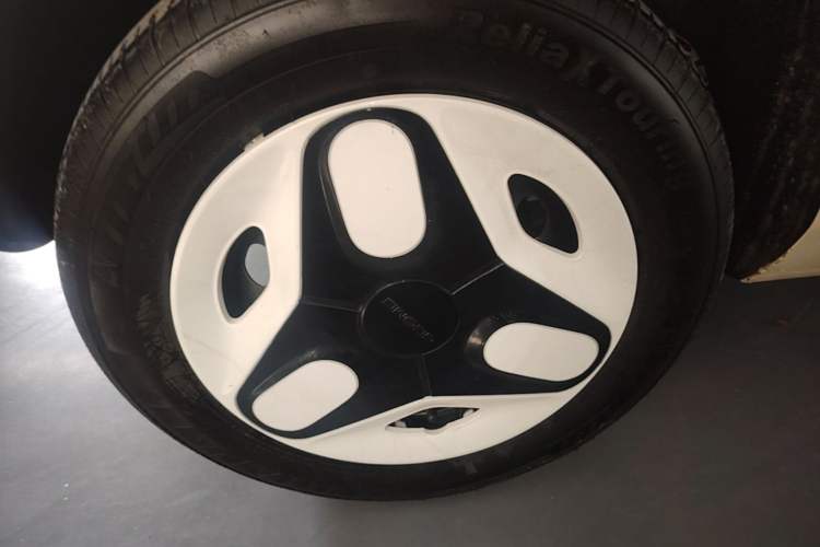 Used Geely Galaxy Panda 2025 210 km – Yuanqi Bear Right Rear Wheel Hub