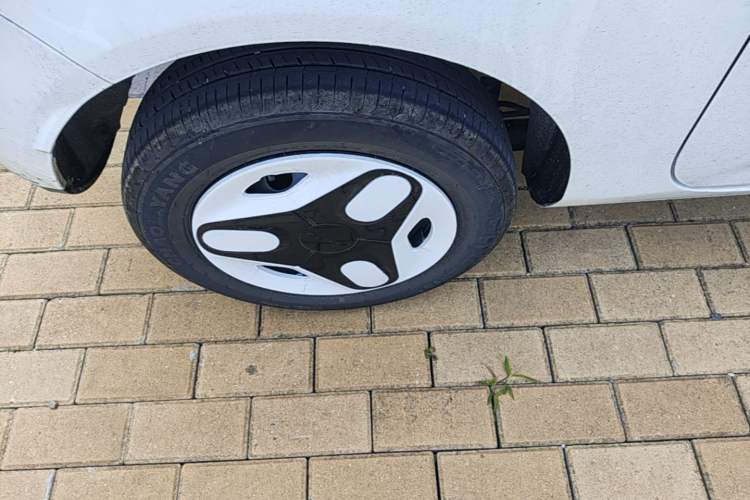 Used Geely Galaxy Panda 2025 210 km – Yuanqi Bear Right Rear Wheel Hub