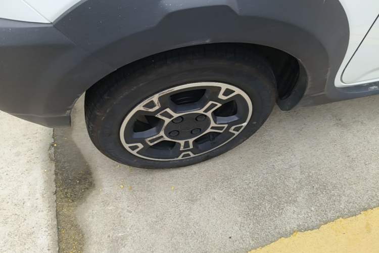 Used Geely Galaxy Panda 2025 210km Panda Rider Right Rear Wheel Hub