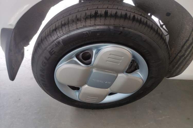 Used Geely Galaxy Panda 2025 210 km – Yuanqi Bear Right Rear Wheel Hub