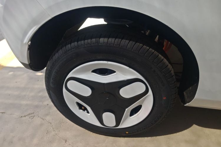 Used Geely Galaxy Panda 2025 210 km – Yuanqi Bear Right Rear Wheel Hub