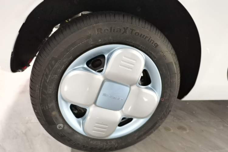 Used Geely Galaxy Panda 2025 210 km – Yuanqi Bear Right Rear Wheel Hub