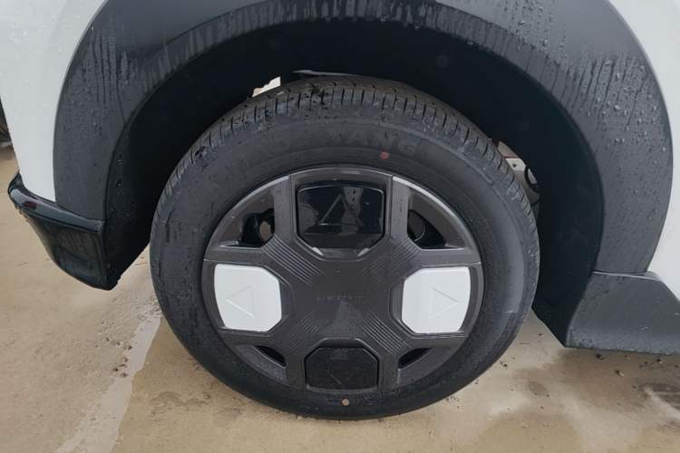 Used Geely Galaxy Panda 2025 210km Panda Kart Right Rear Wheel Hub