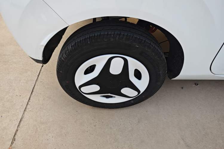 Used Geely Galaxy Panda 2025 210 km – Yuanqi Bear Right Rear Wheel Hub