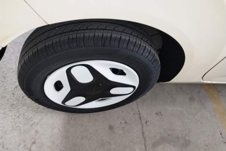 Used Geely Galaxy Panda 2025 210 km – Yuanqi Bear Right Rear Wheel Hub