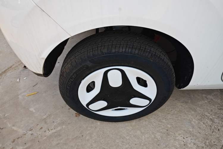 Used Geely Galaxy Panda 2025 210 km – Yuanqi Bear Right Rear Wheel Hub