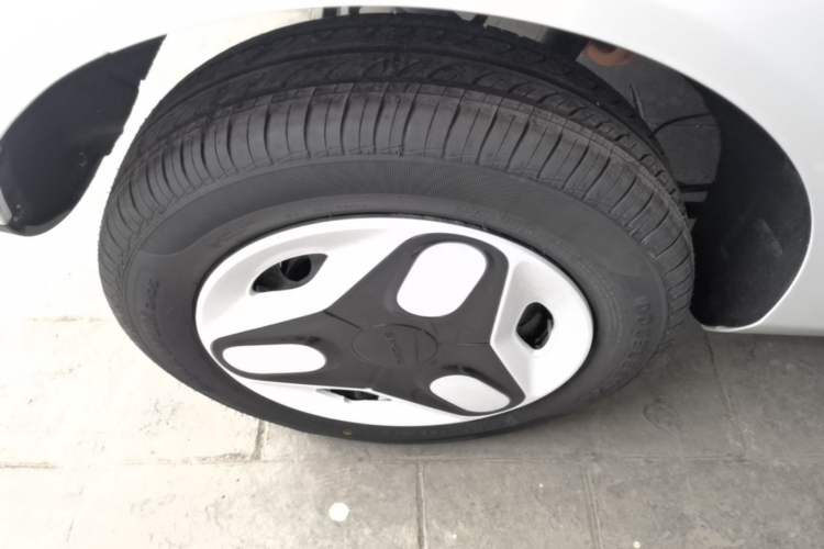 Used Geely Galaxy Panda 2025 210 km – Yuanqi Bear Right Rear Wheel Hub