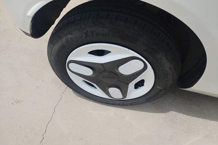 Used Geely Galaxy Panda 2025 210 km – Yuanqi Bear Right Rear Wheel Hub
