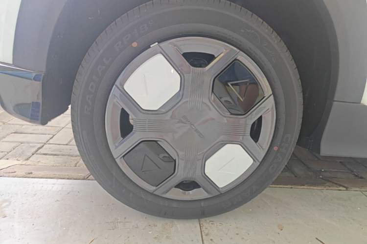 Used Geely Galaxy Panda 2025 210km Panda Kart Right Rear Wheel Hub
