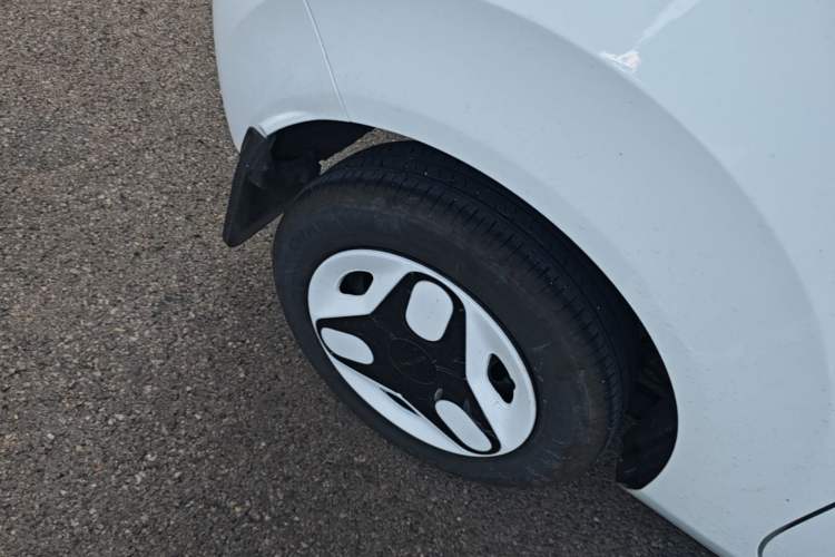 Used Geely Galaxy Panda 2025 210 km – Yuanqi Bear Right Rear Wheel Hub