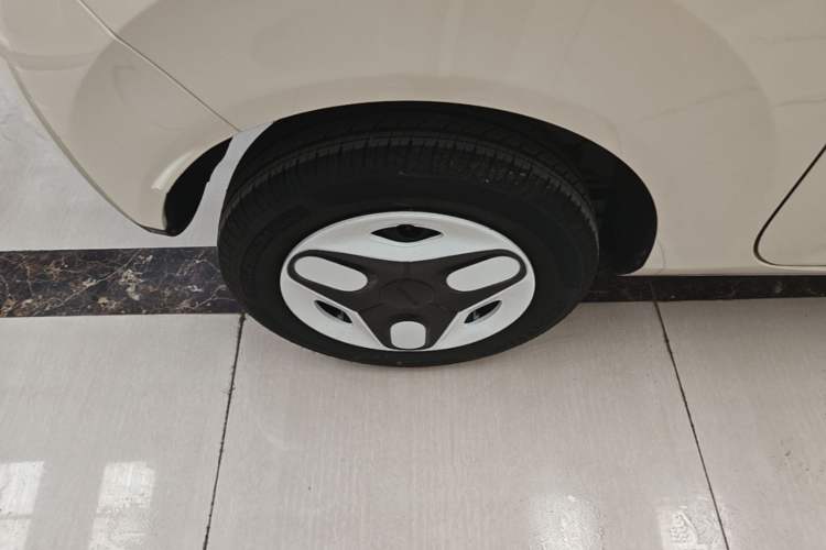 Used Geely Galaxy Panda 2025 210 km – Yuanqi Bear Right Rear Wheel Hub