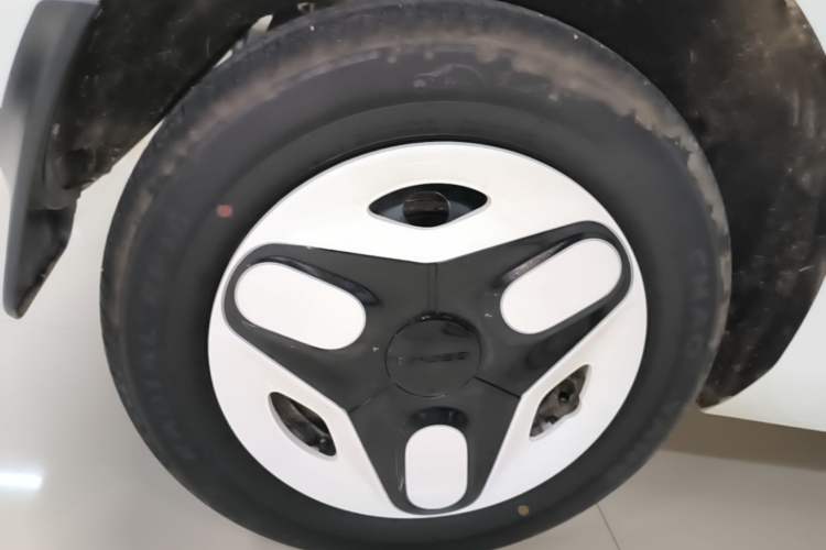 Used Geely Galaxy Panda 2025 210 km – Yuanqi Bear Right Rear Wheel Hub