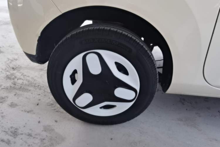 Used Geely Galaxy Panda 2025 210 km – Yuanqi Bear Right Rear Wheel Hub