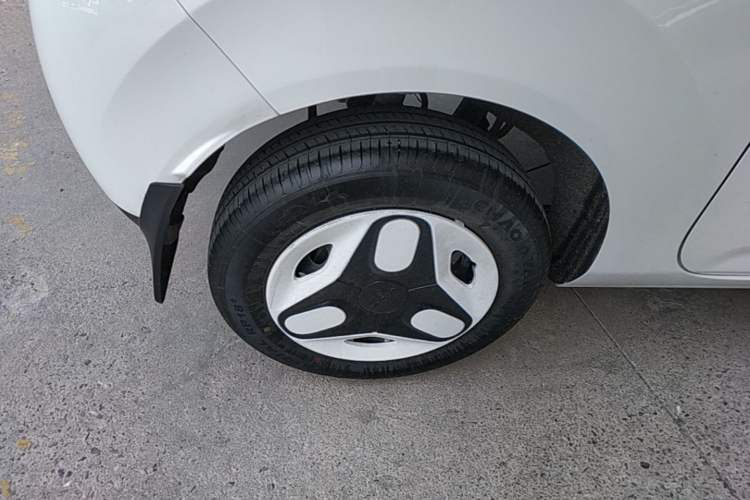 Used Geely Galaxy Panda 2025 210 km – Yuanqi Bear Right Rear Wheel Hub
