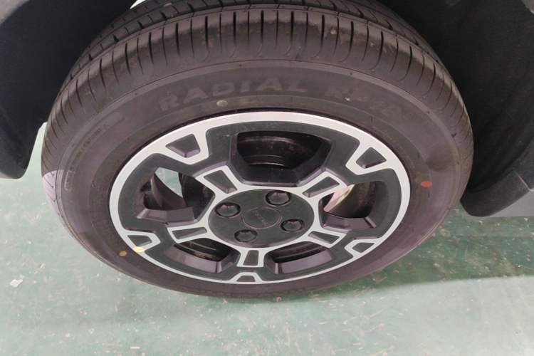Used Geely Galaxy Panda 2025 210km Panda Rider Right Rear Wheel Hub