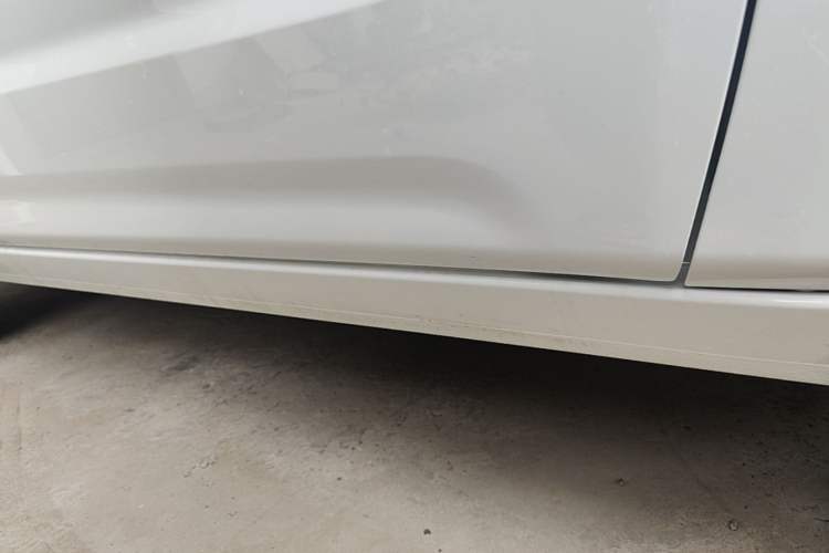 Used Geely Galaxy Panda 2025 210 km – Yuanqi Bear Right Side Sill