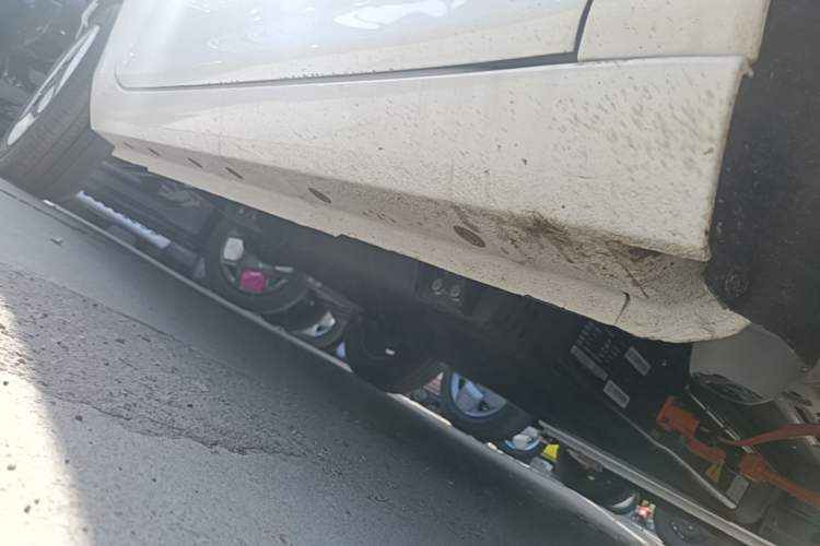 Used Geely Galaxy Panda 2025 210 km – Yuanqi Bear Right Side Sill