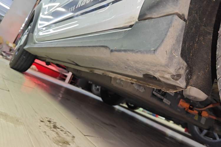 Used Geely Galaxy Panda 2025 210km Panda Kart Right Side Sill