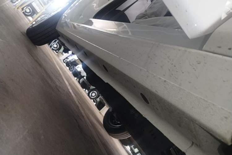 Used Geely Galaxy Panda 2025 210 km – Yuanqi Bear Right Side Sill