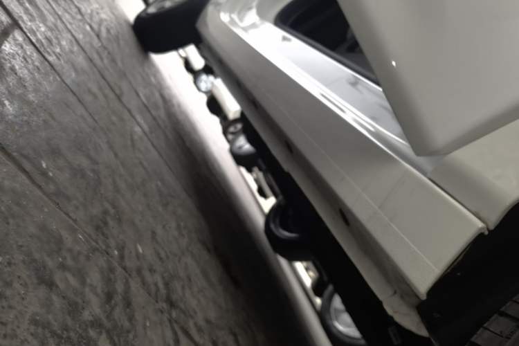 Used Geely Galaxy Panda 2025 210 km – Yuanqi Bear Right Side Sill