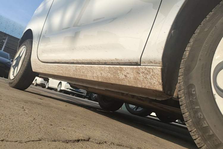 Used Geely Galaxy Panda 2025 210 km – Yuanqi Bear Right Side Sill