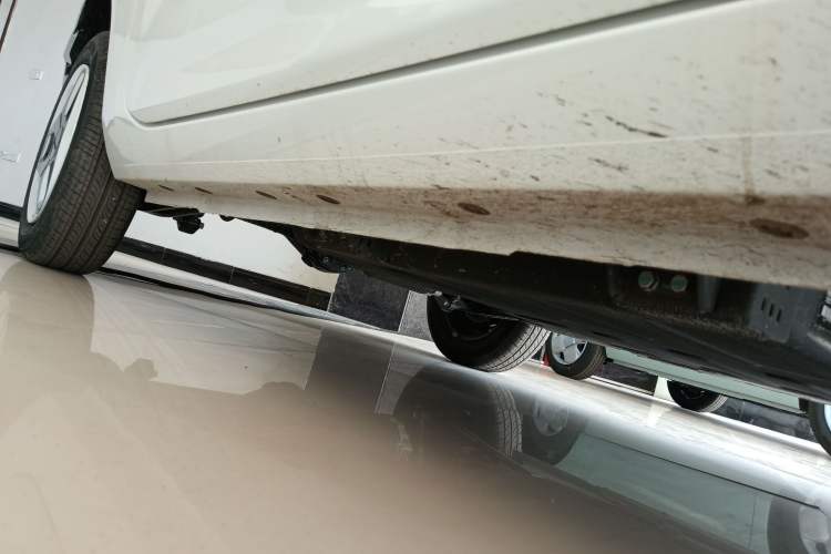 Used Geely Galaxy Panda 2025 210 km – Yuanqi Bear Right Side Sill