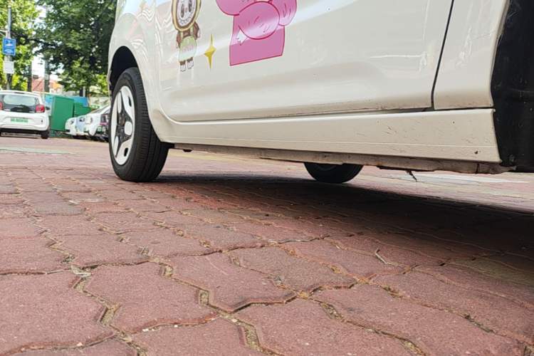 Used Geely Galaxy Panda 2025 210 km – Yuanqi Bear Right Side Sill