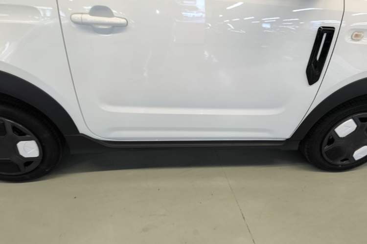 Used Geely Galaxy Panda 2025 210km Panda Kart Right Side Sill