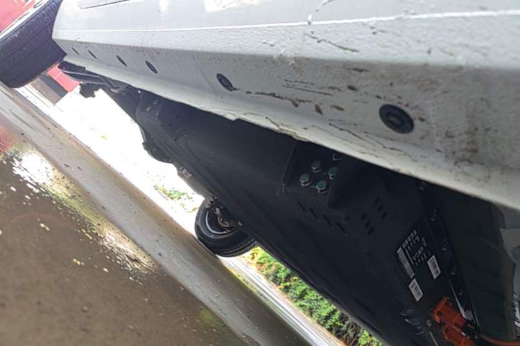 Used Geely Galaxy Panda 2025 210 km – Yuanqi Bear Right Side Sill