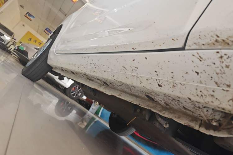 Used Geely Galaxy Panda 2025 210 km – Yuanqi Bear Right Side Sill