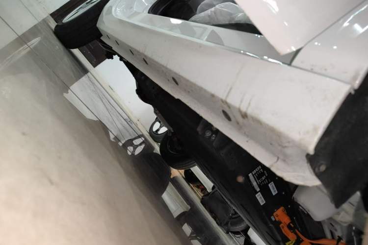 Used Geely Galaxy Panda 2025 210 km – Yuanqi Bear Right Side Sill