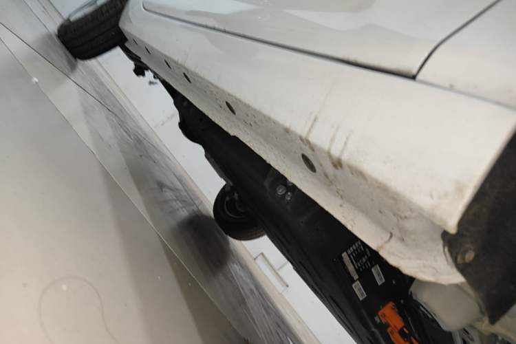 Used Geely Galaxy Panda 2025 210 km – Yuanqi Bear Right Side Sill