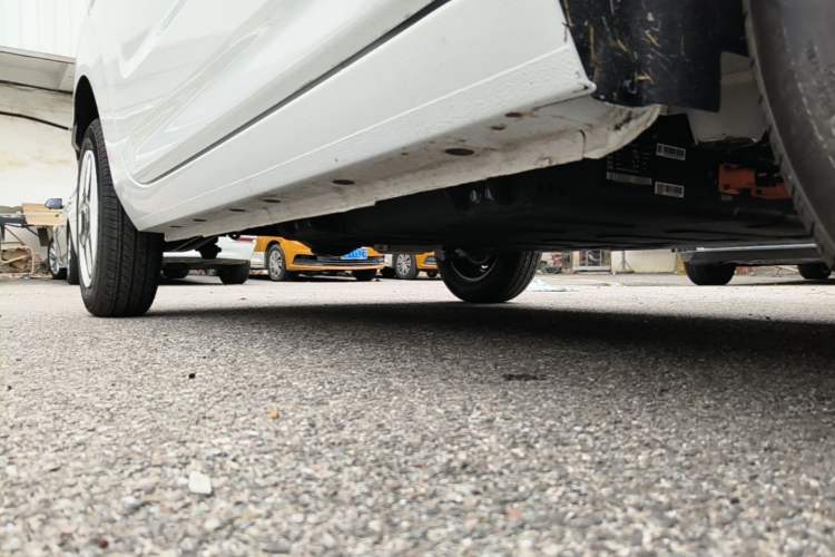 Used Geely Galaxy Panda 2025 210 km – Yuanqi Bear Right Side Sill