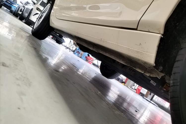 Used Geely Galaxy Panda 2025 210 km – Yuanqi Bear Right Side Sill