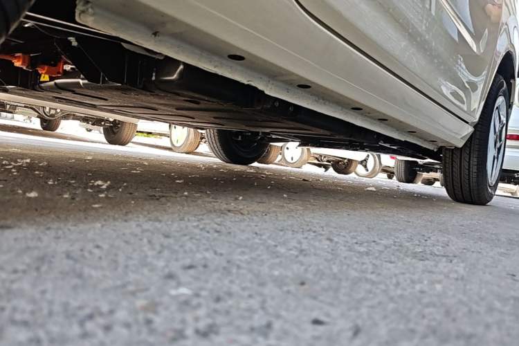 Used Geely Galaxy Panda 2025 210 km – Yuanqi Bear Right Side Sill