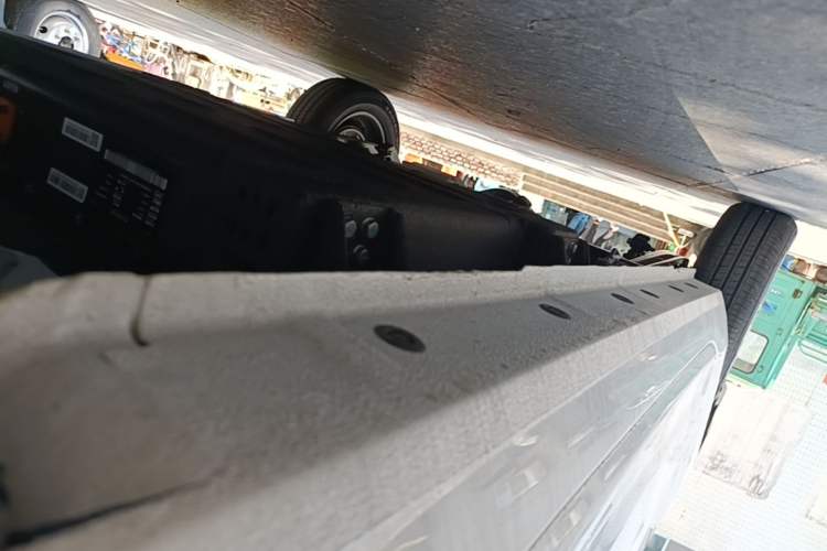 Used Geely Galaxy Panda 2025 210 km – Yuanqi Bear Right Side Sill