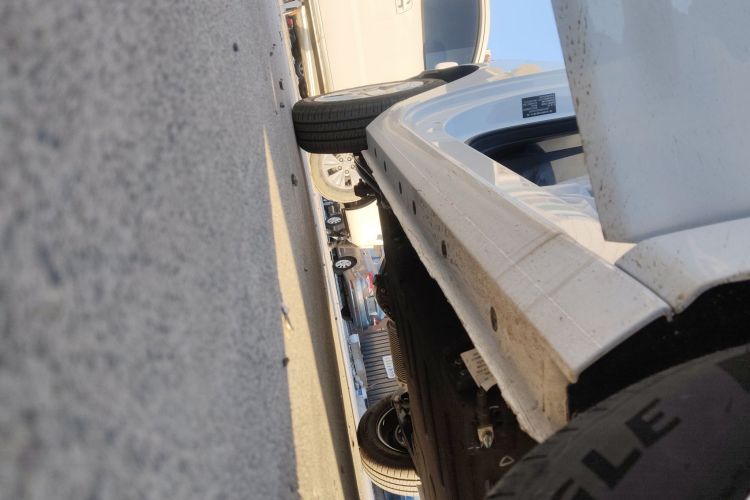 Used Geely Galaxy Panda 2025 210 km – Yuanqi Bear Right Side Sill