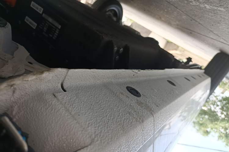 Used Geely Galaxy Panda 2025 210 km – Yuanqi Bear Right Side Sill