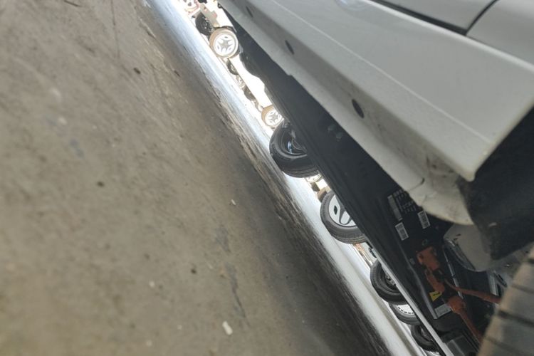 Used Geely Galaxy Panda 2025 210 km – Yuanqi Bear Right Side Sill