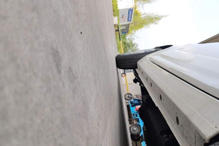 Used Geely Galaxy Panda 2025 210 km – Yuanqi Bear Right Side Sill