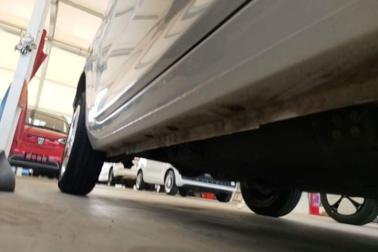 Used Geely Galaxy Panda 2025 210 km – Yuanqi Bear Right Side Sill