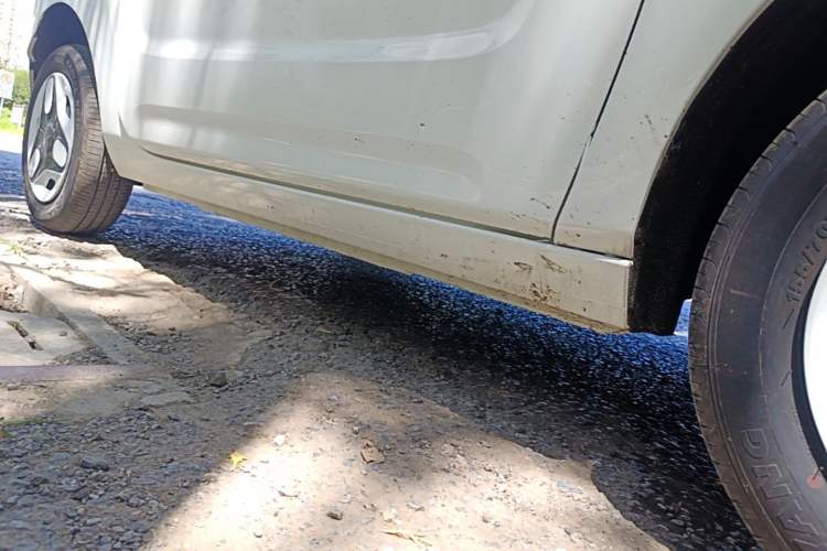 Used Geely Galaxy Panda 2025 210 km – Yuanqi Bear Right Side Sill