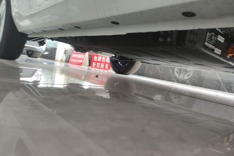 Used Geely Galaxy Panda 2025 210 km – Yuanqi Bear Right Side Sill