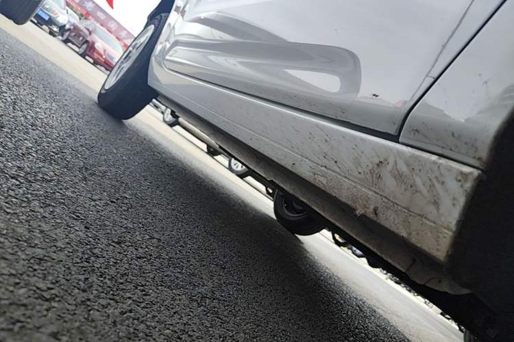 Used Geely Galaxy Panda 2025 210 km – Yuanqi Bear Right Side Sill