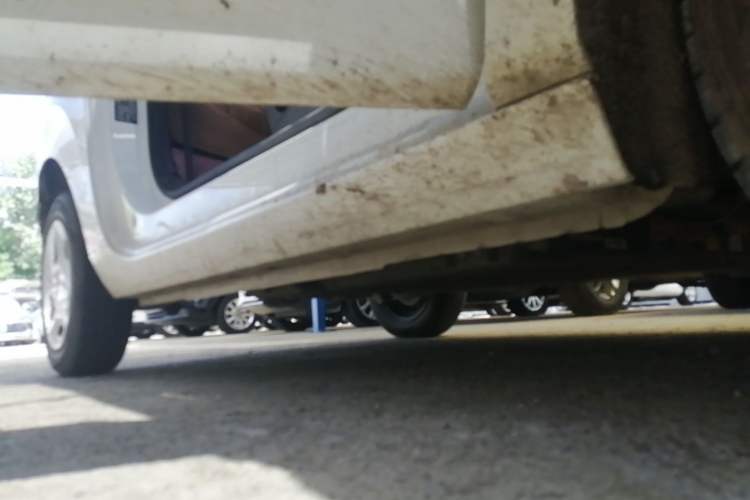Used Geely Galaxy Panda 2025 210 km – Yuanqi Bear Right Side Sill