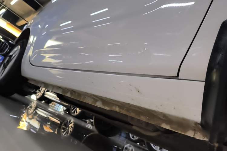 Used Geely Galaxy Panda 2025 210 km – Yuanqi Bear Right Side Sill