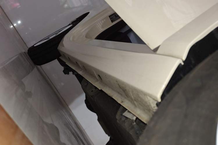 Used Geely Galaxy Panda 2025 210 km – Yuanqi Bear Right Side Sill