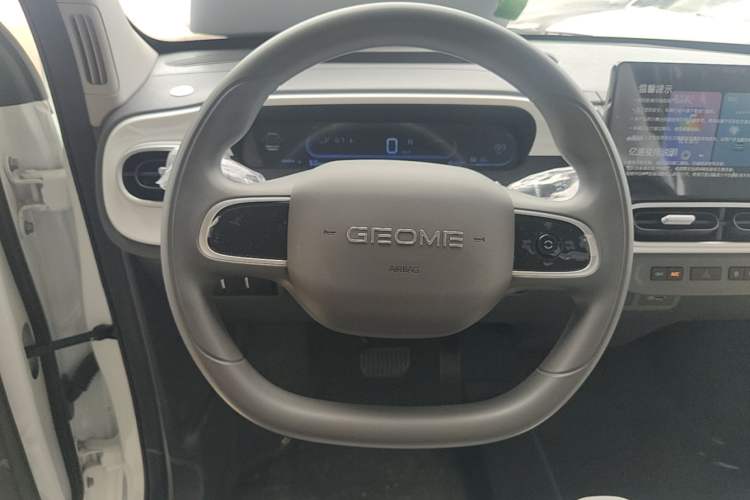 Used Geely Galaxy Panda 2025 210 km – Yuanqi Bear Steering Wheel