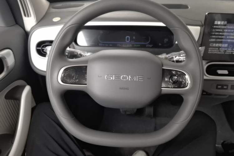 Used Geely Galaxy Panda 2025 210 km – Yuanqi Bear Steering Wheel