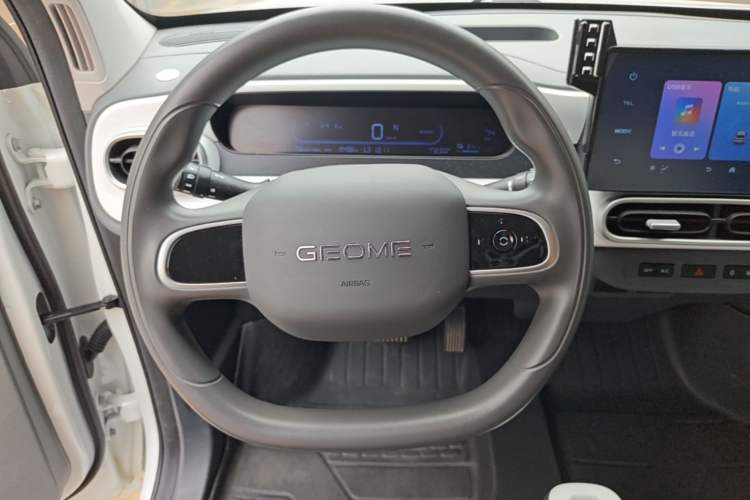 Used Geely Galaxy Panda 2025 210 km – Yuanqi Bear Steering Wheel